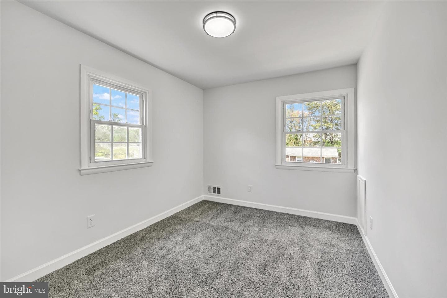 119 Rockrimmon Road photo 26