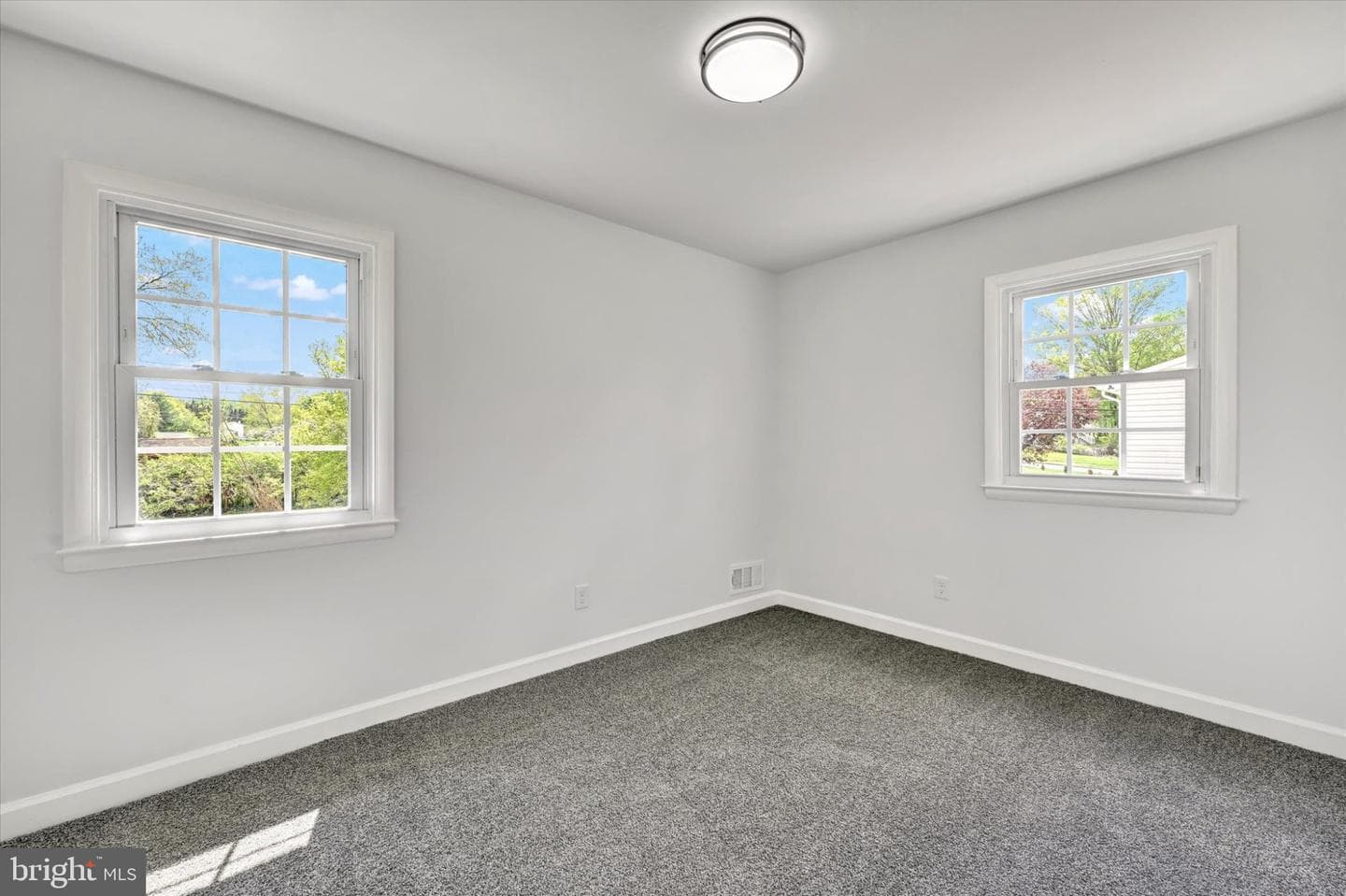 119 Rockrimmon Road photo 28