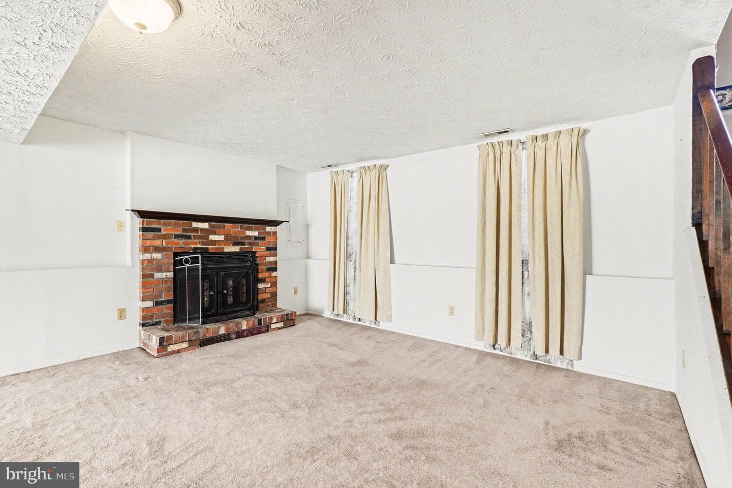 9422 Gunview Road photo 26