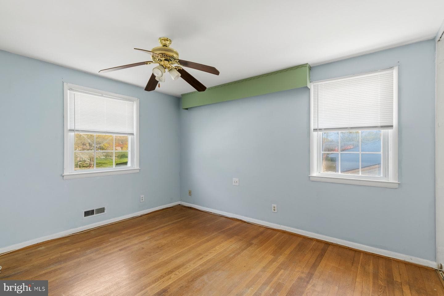 2413 Spring Lake Drive photo 22