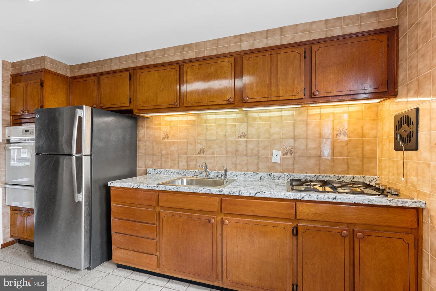 1041 Foxwood Lane photo 12