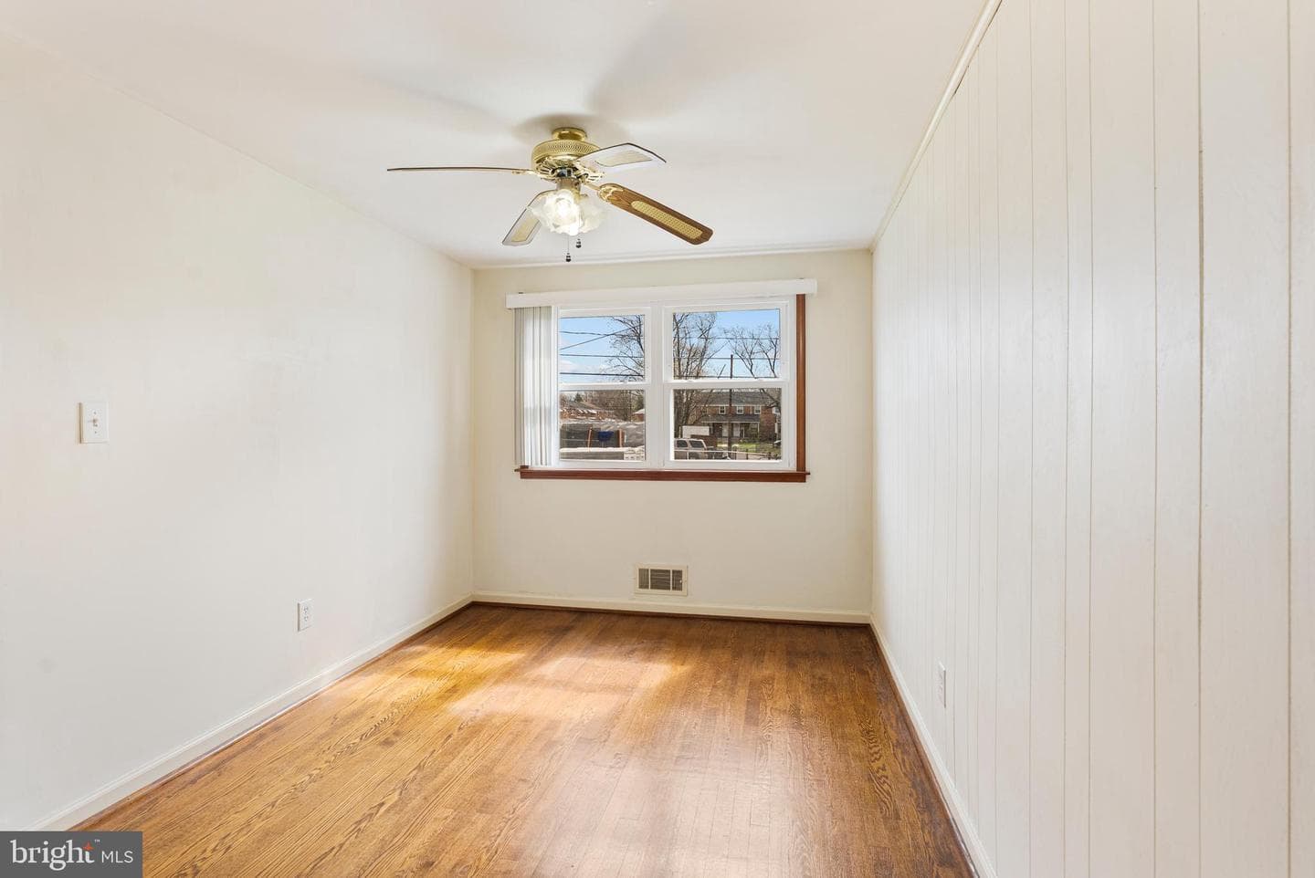 1041 Foxwood Lane photo 17