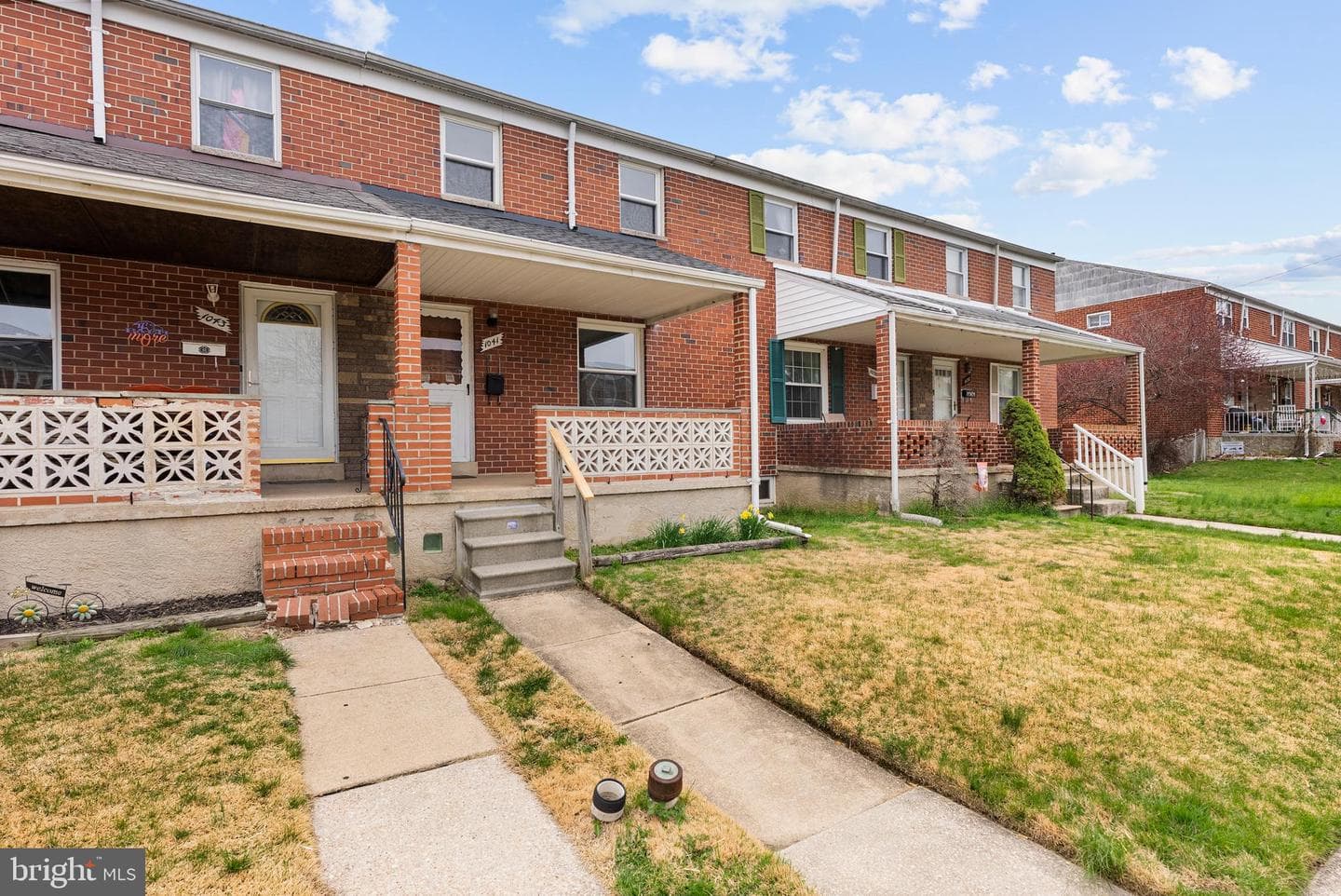 1041 Foxwood Lane photo 2