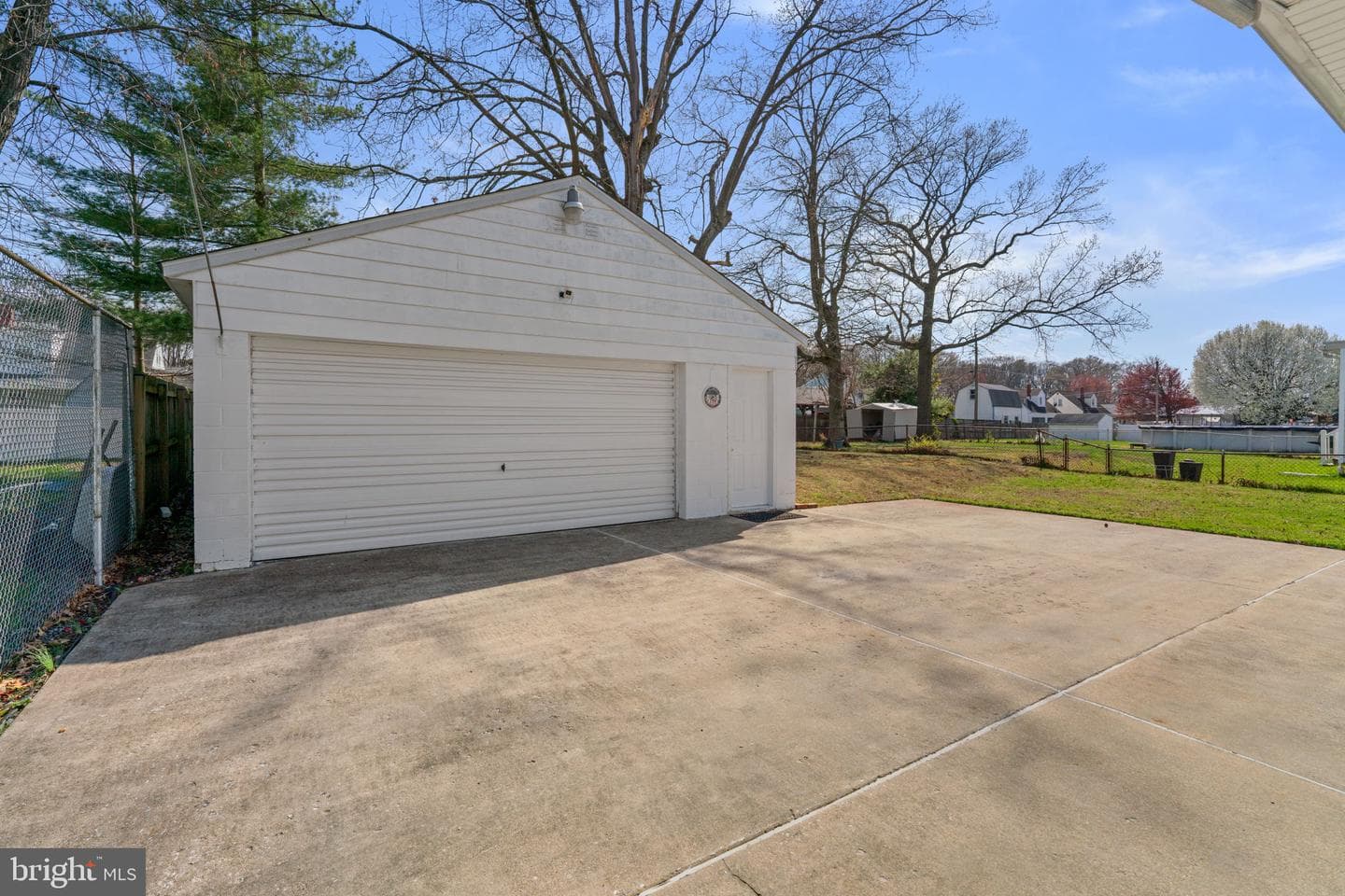 945 Kinwat Avenue photo 29