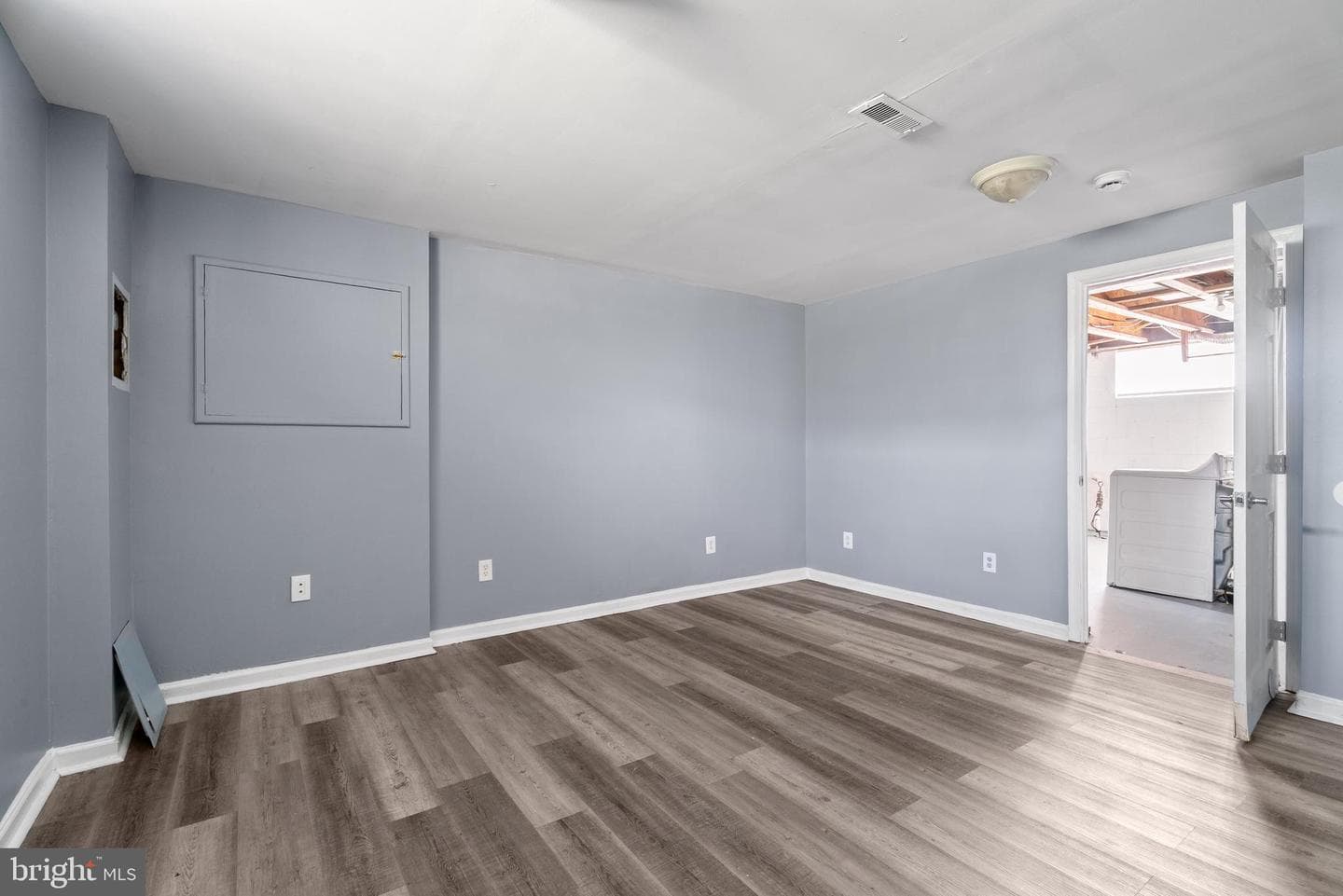 710 Kingston Road photo 15