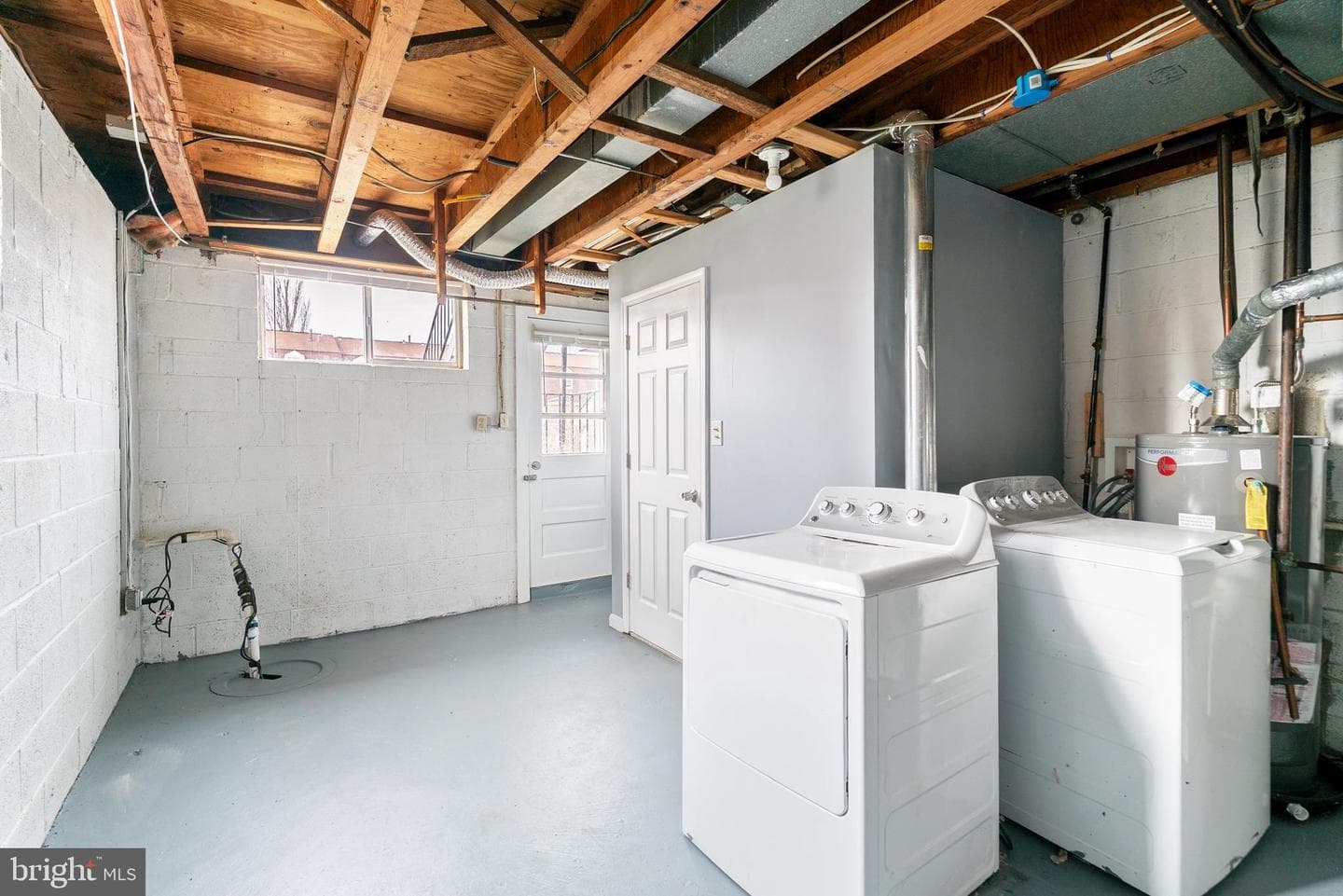 710 Kingston Road photo 18