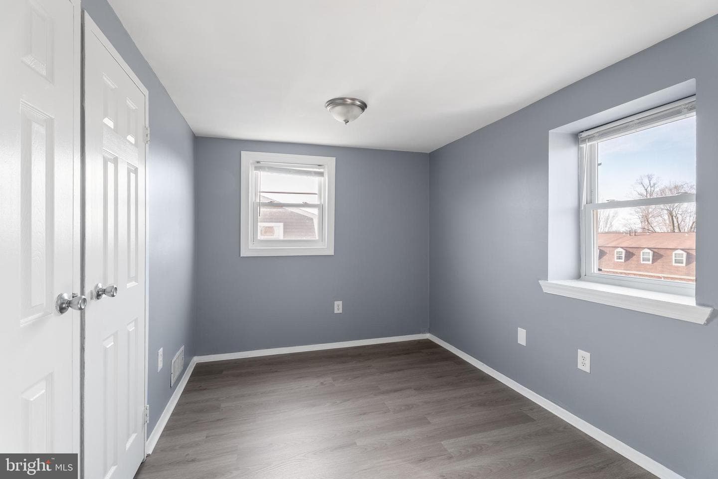 710 Kingston Road photo 6