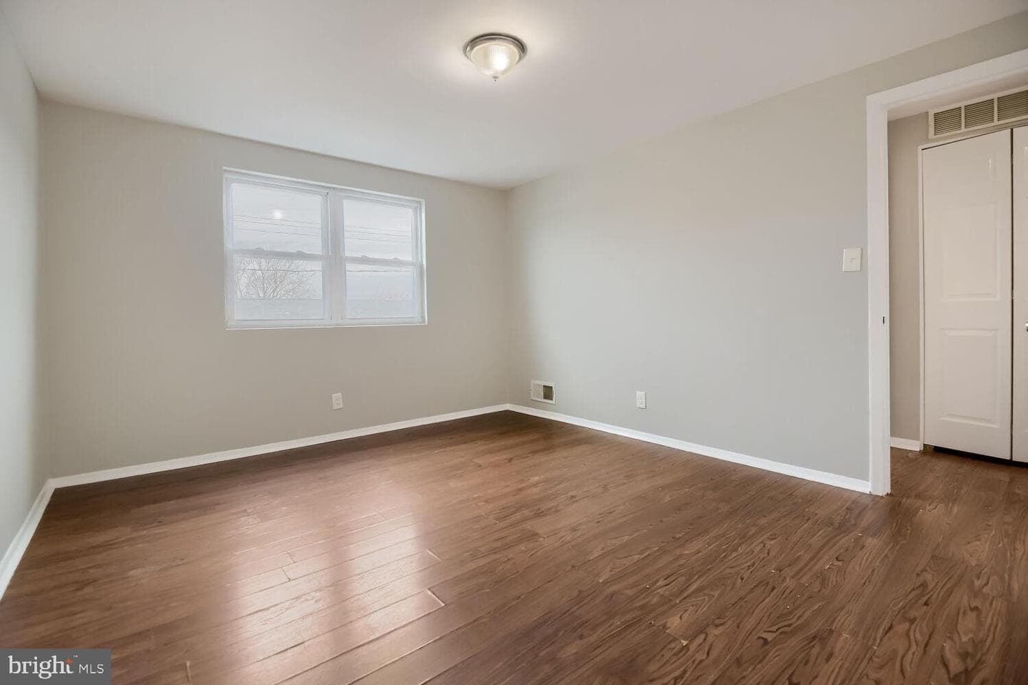 930 Foxwood Lane photo 13