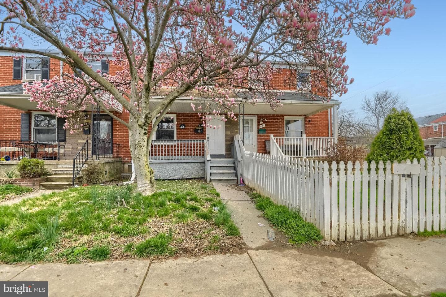 930 Foxwood Lane photo 2