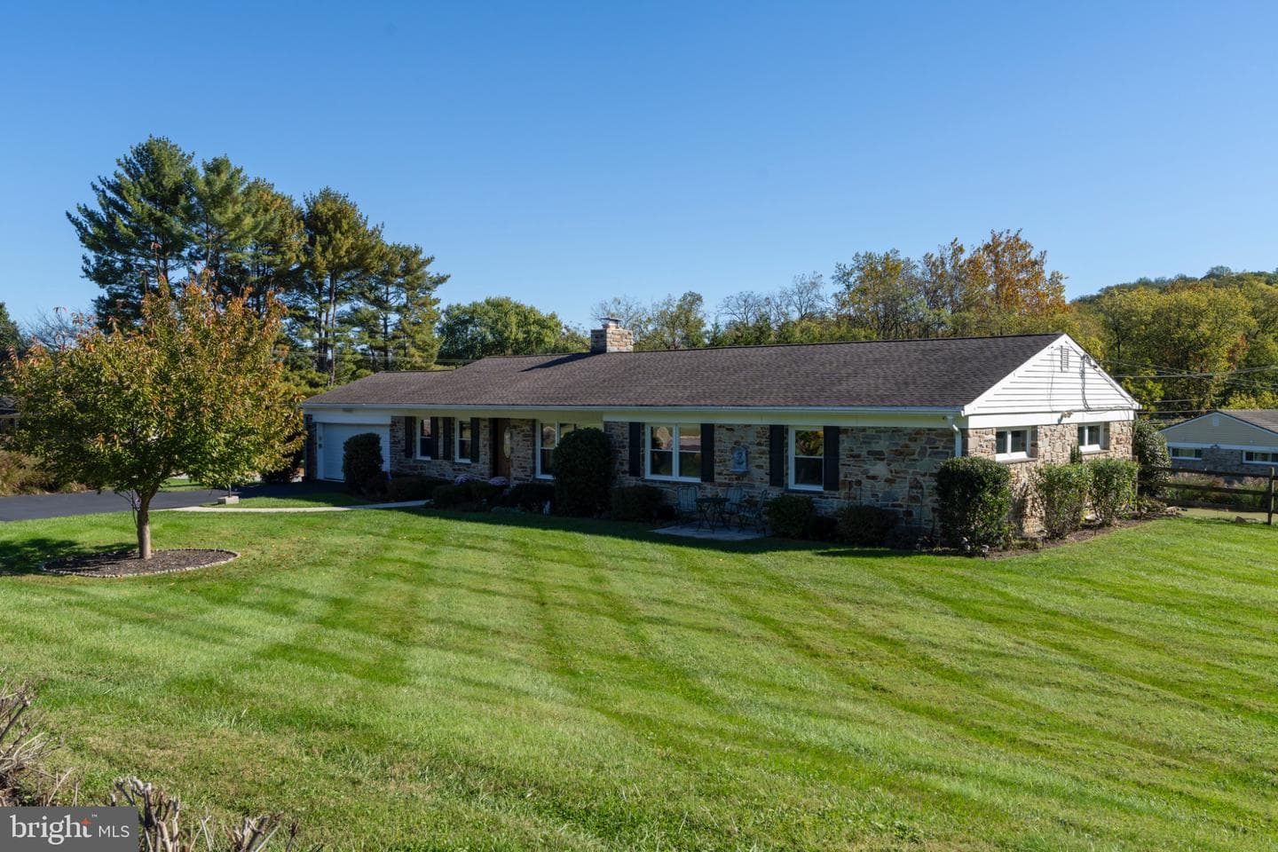 1101 Gypsy Lane W photo 2