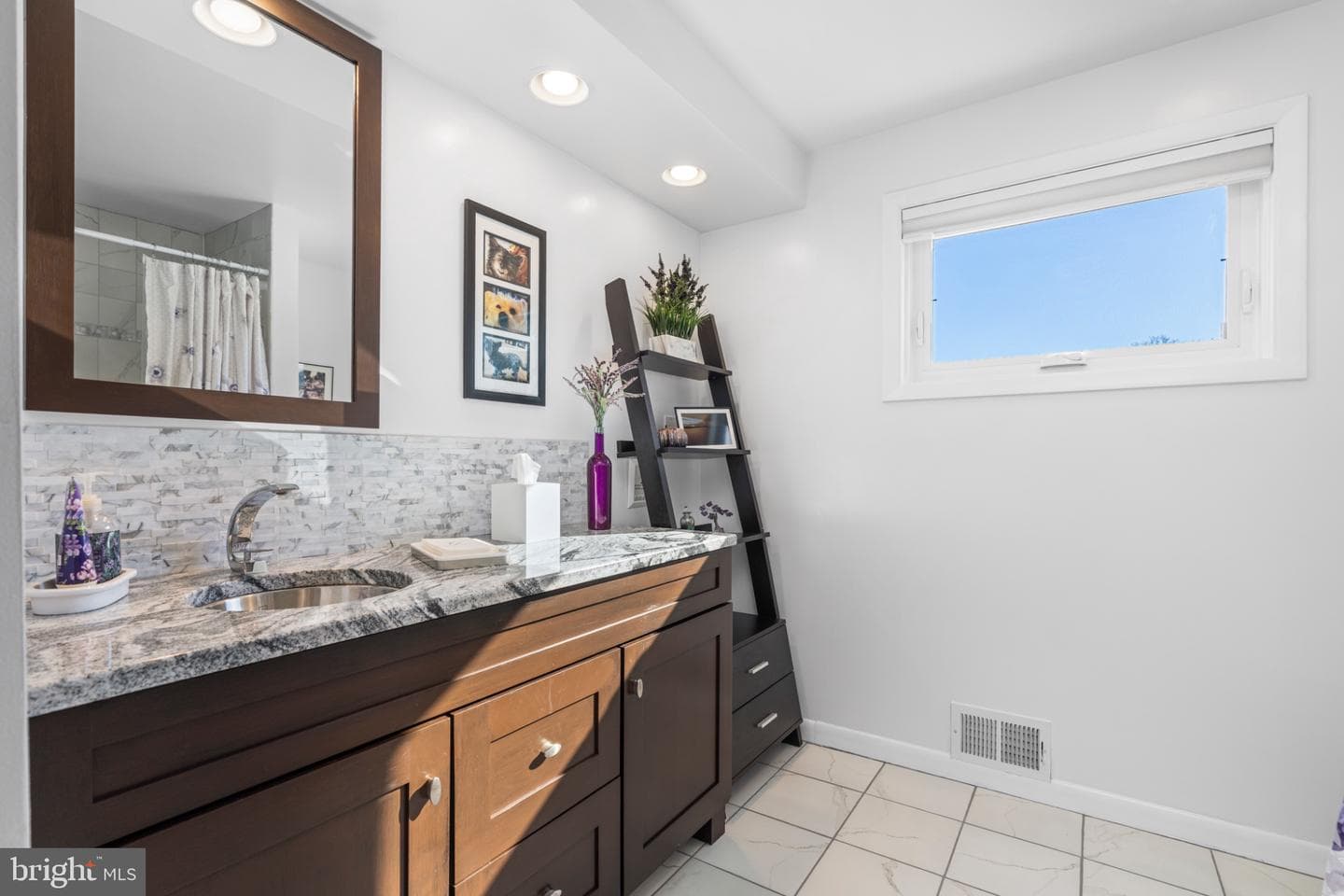 1101 Gypsy Lane W photo 24
