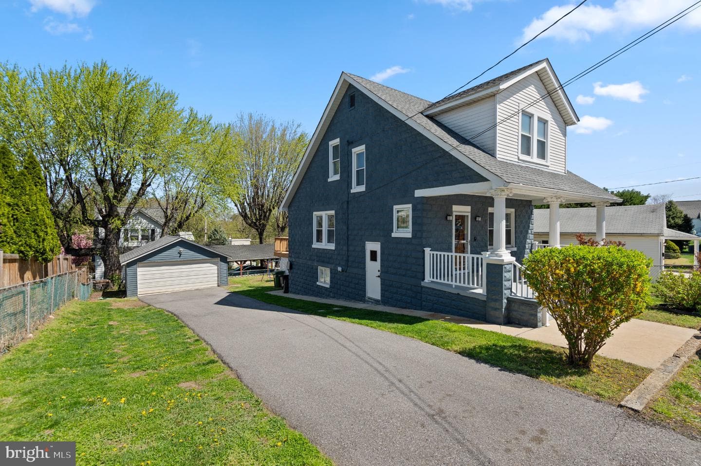 521 Fairview Avenue photo 2