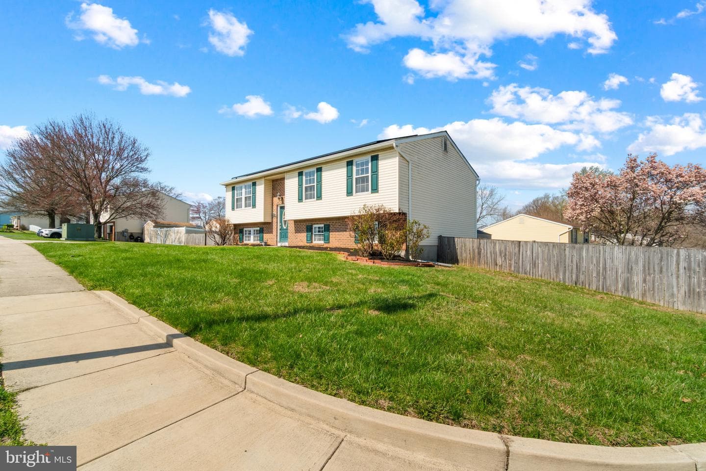 9469 Seven Courts Drive photo 3