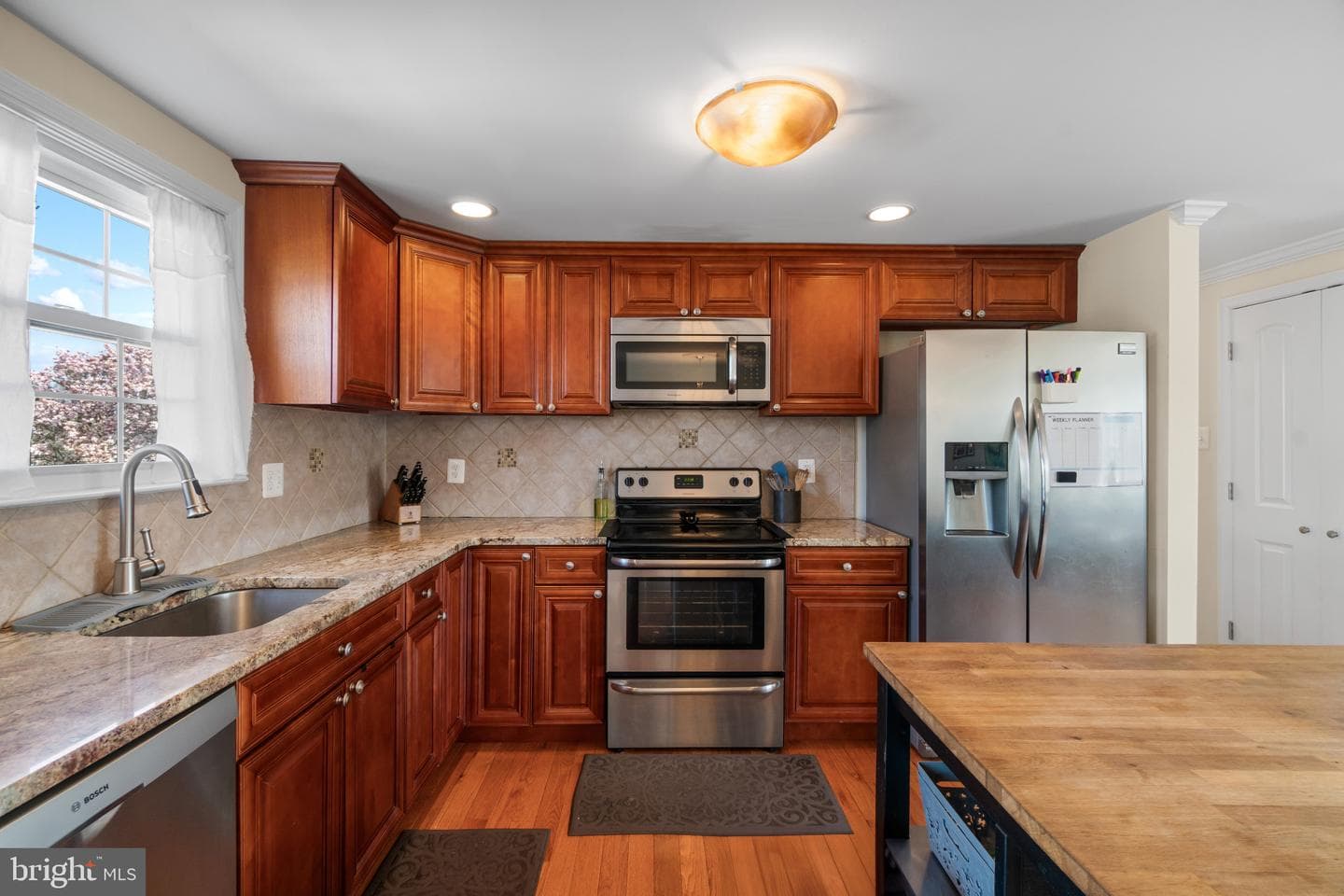 9469 Seven Courts Drive photo 7
