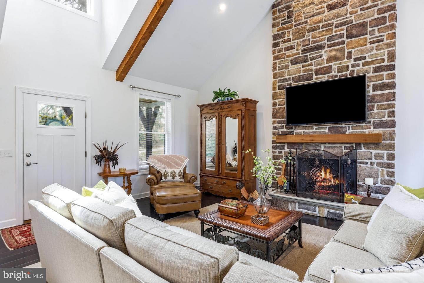4126 Hedgehill Lane photo 4