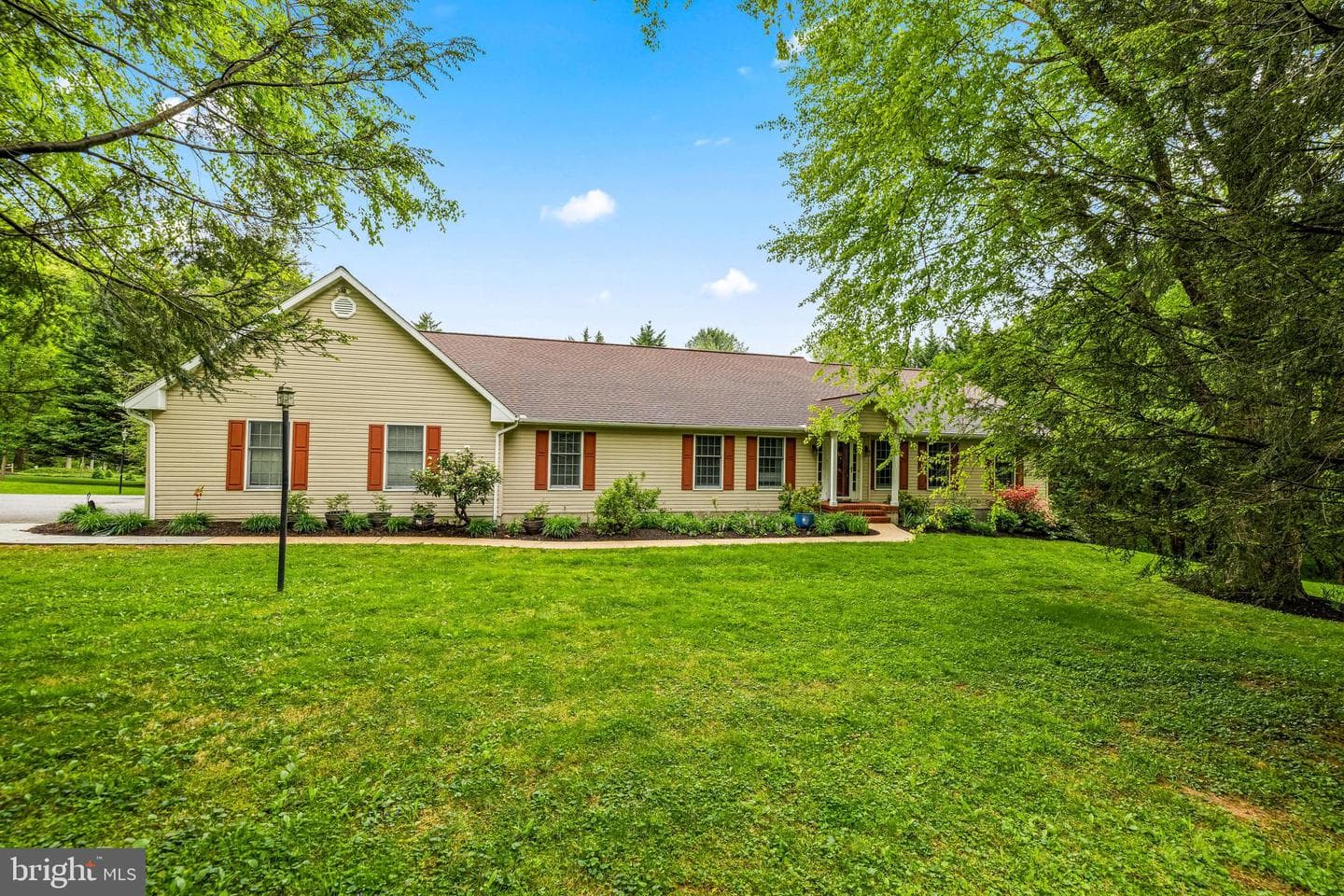 904 Maplehurst Lane