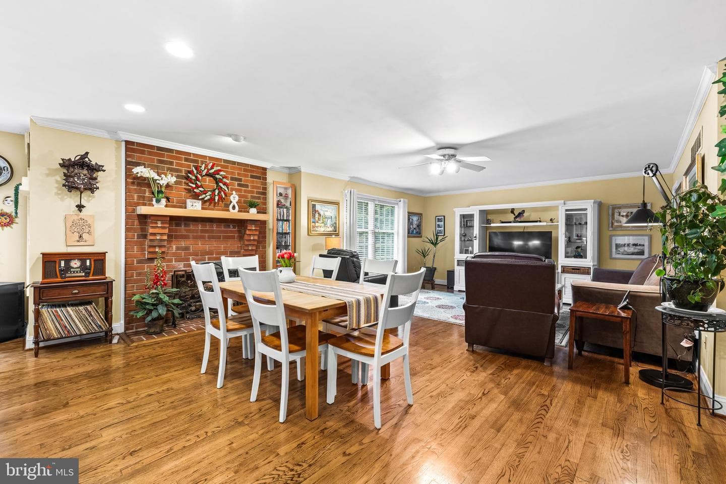 904 Maplehurst Lane photo 8