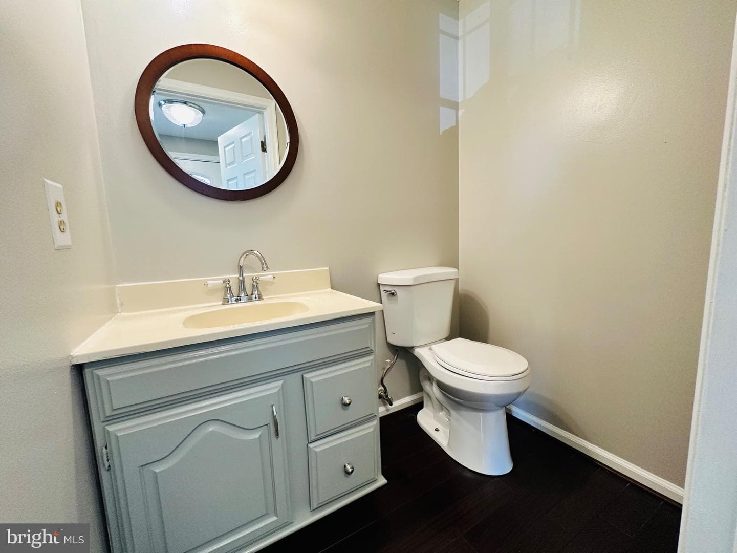 24 Alexander Court photo 3