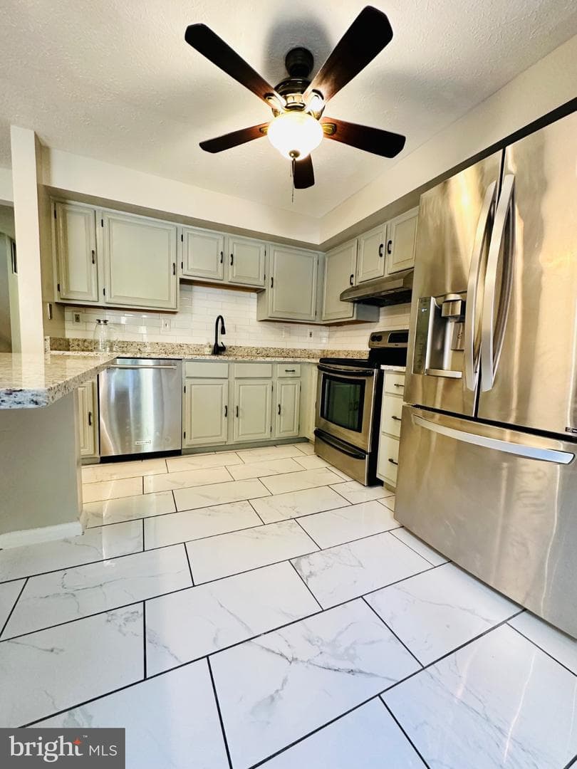 24 Alexander Court photo 5