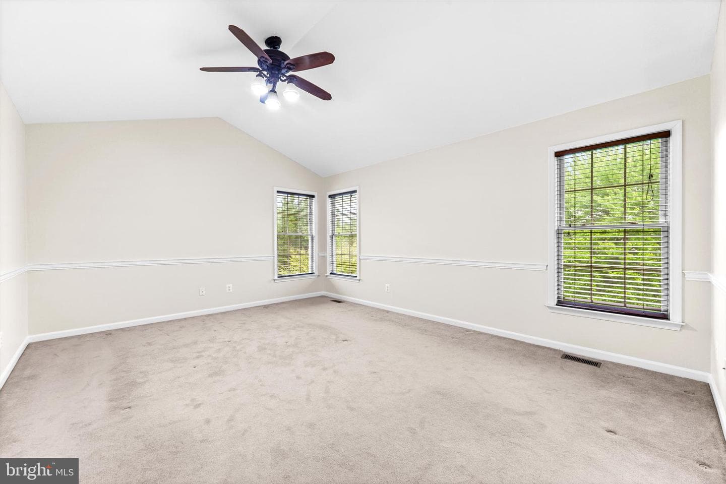 9001 Hines Road photo 25