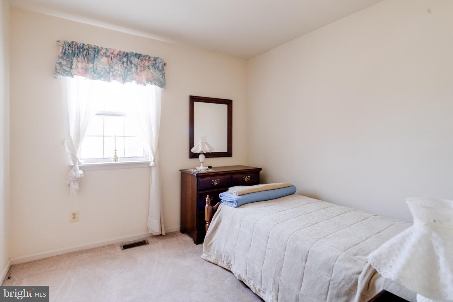 8907 Lennings Lane photo 13