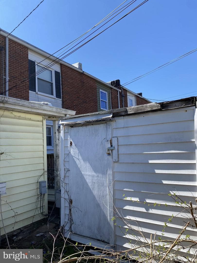 8048 Eastdale Road photo 5