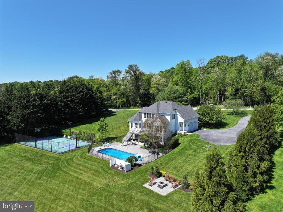 1203 Dairy Rd photo 3