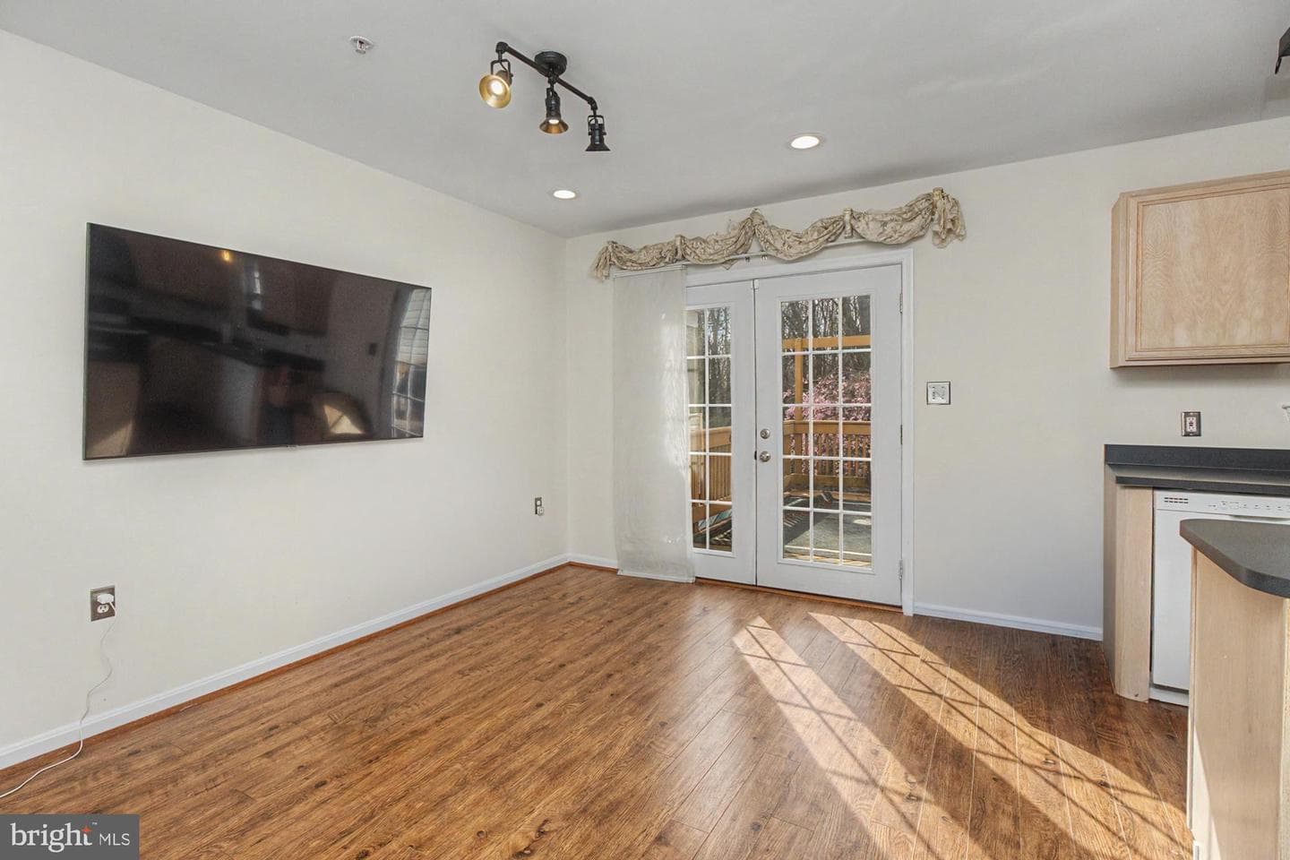 215 Carolstowne Road photo 11
