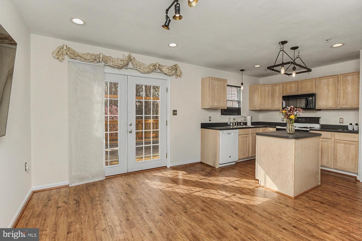 215 Carolstowne Road photo 12
