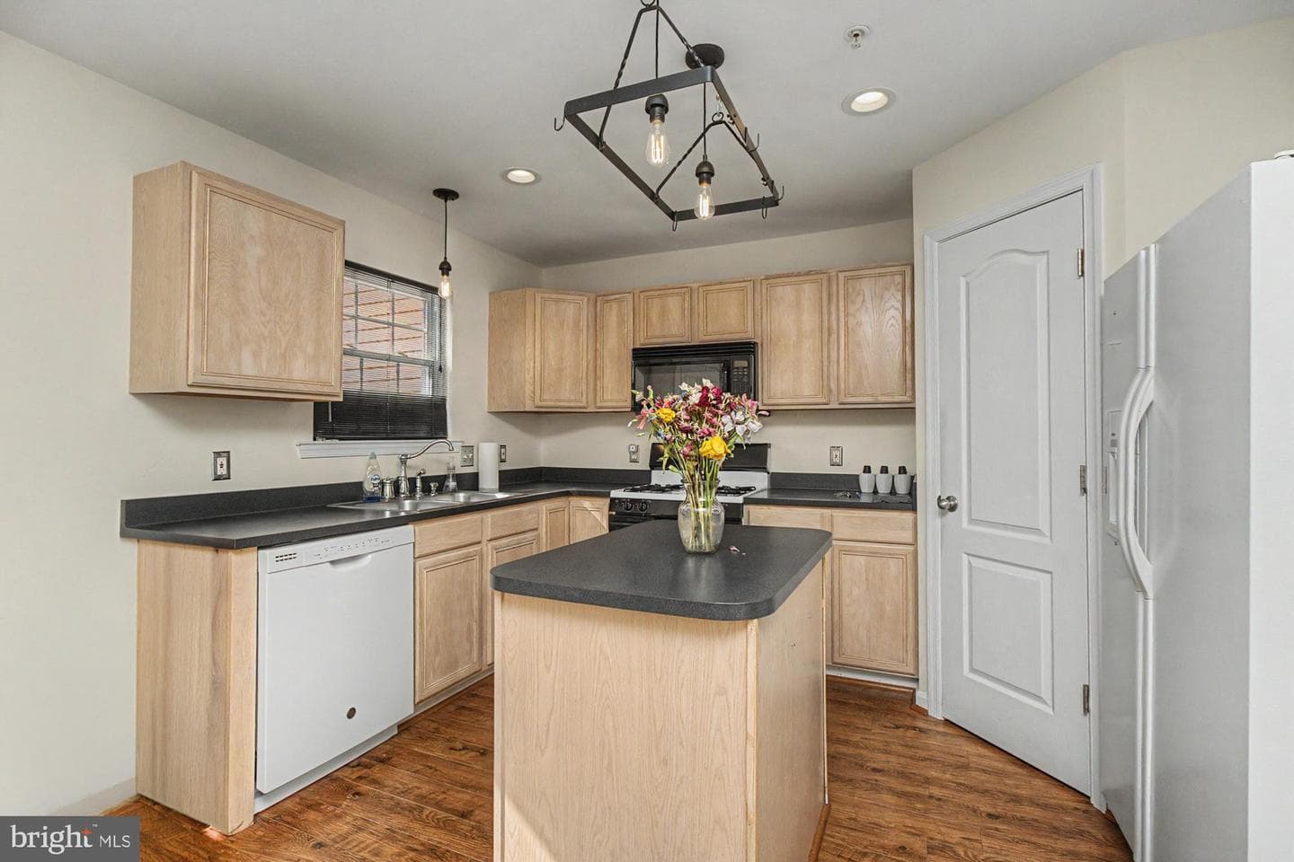 215 Carolstowne Road photo 17