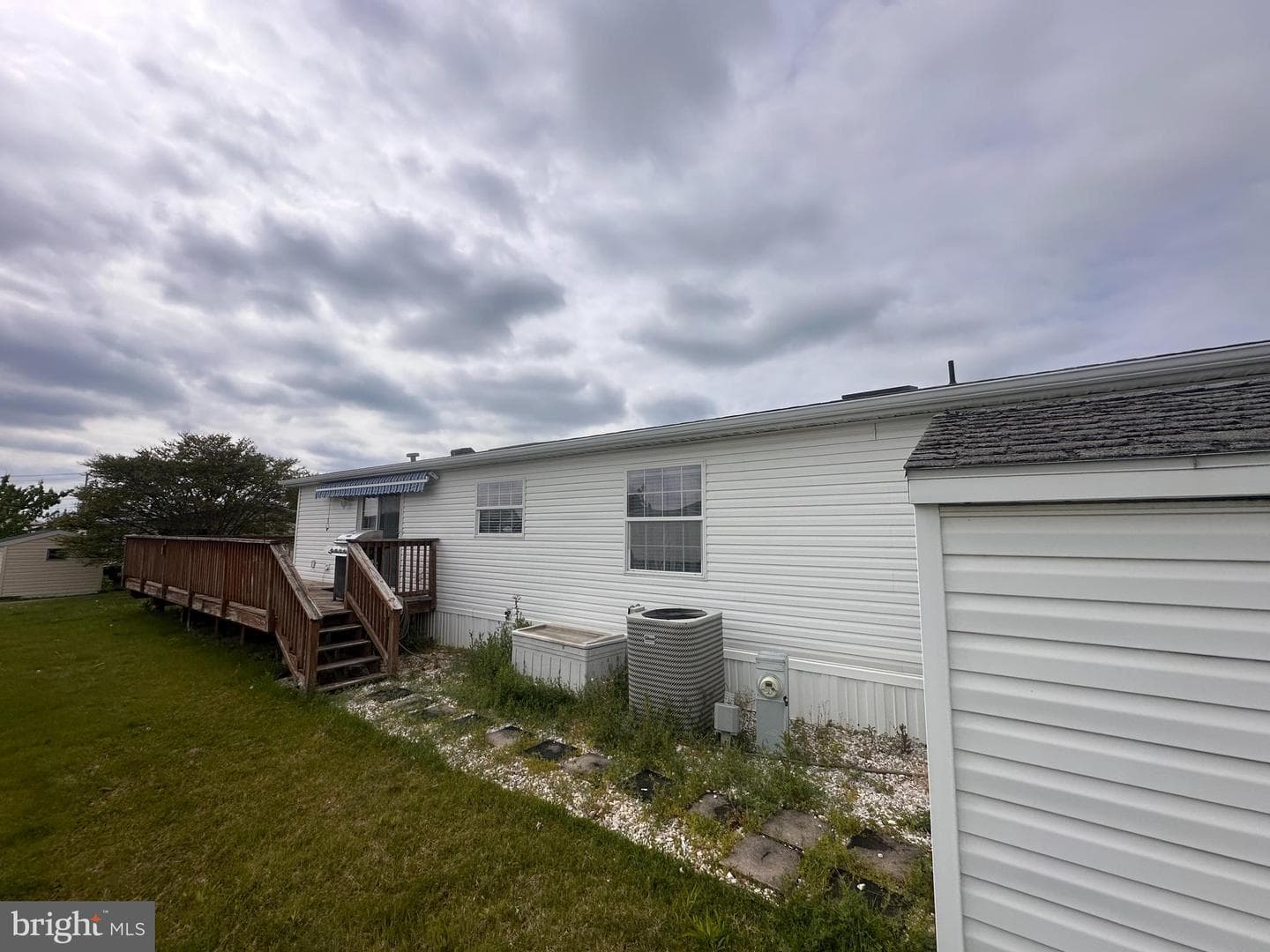 3203 Honeysuckle Lane photo 4