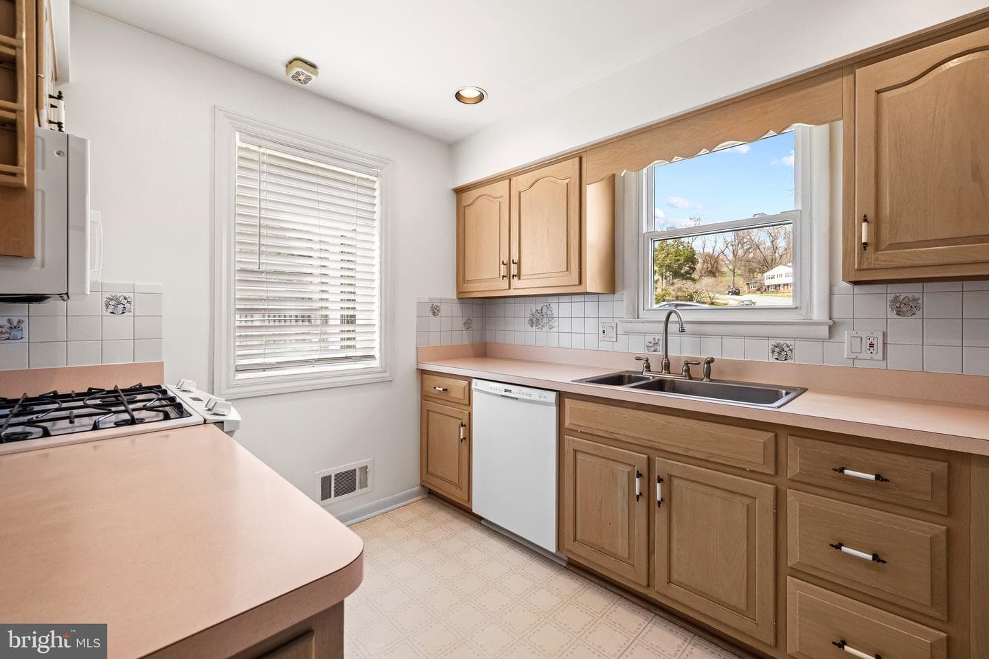 8620 Valleyfield Road photo 10