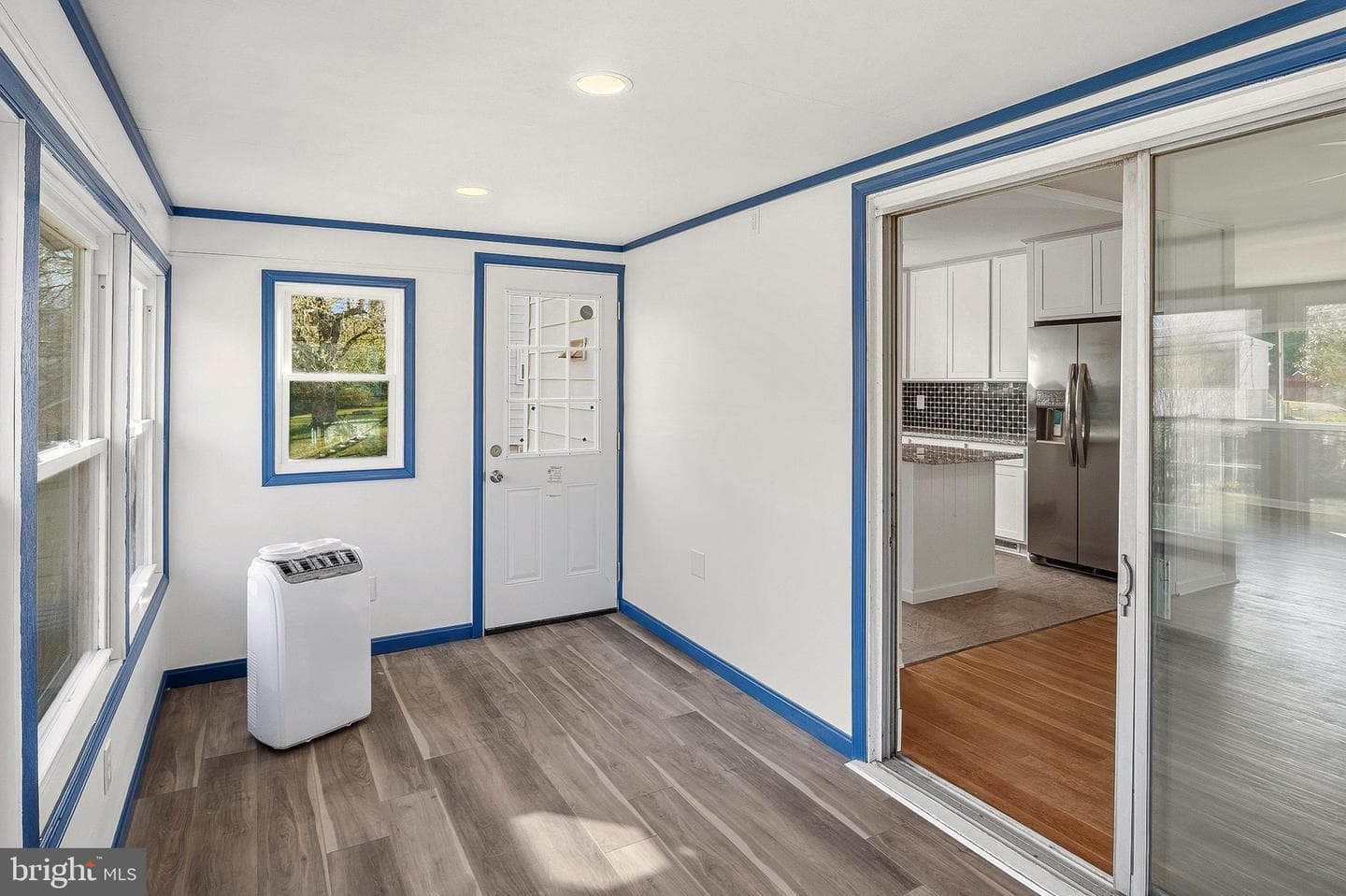 1219 Redcliffe photo 13