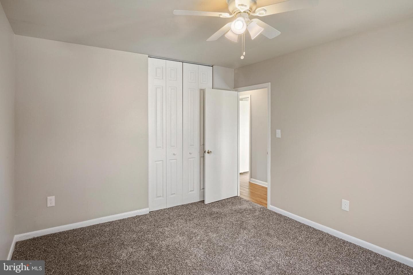 1219 Redcliffe photo 20