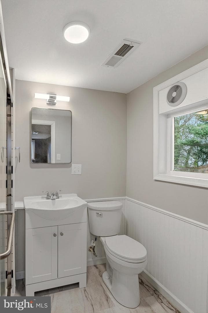 1219 Redcliffe photo 37