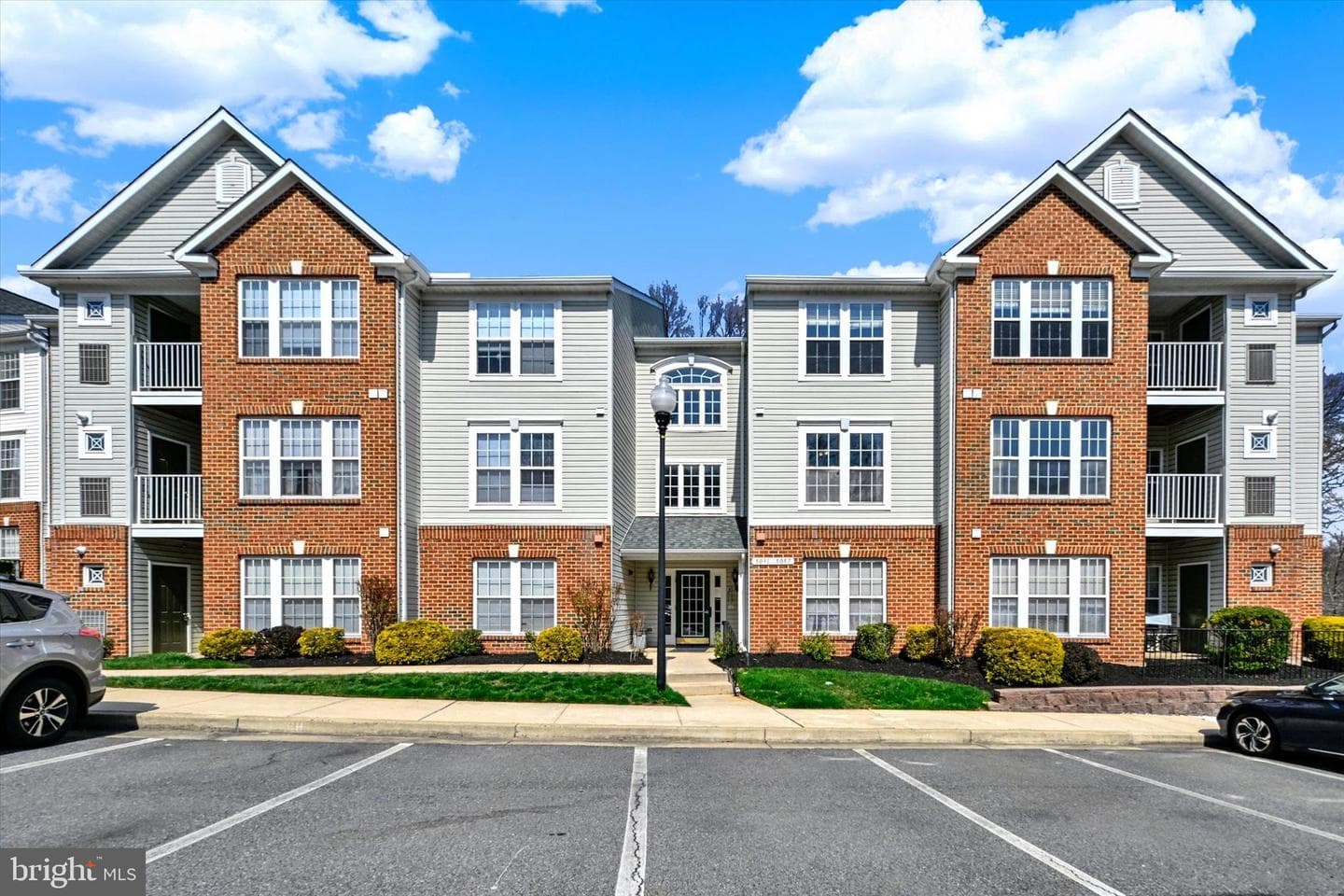 5047 Marchwood Court #6h