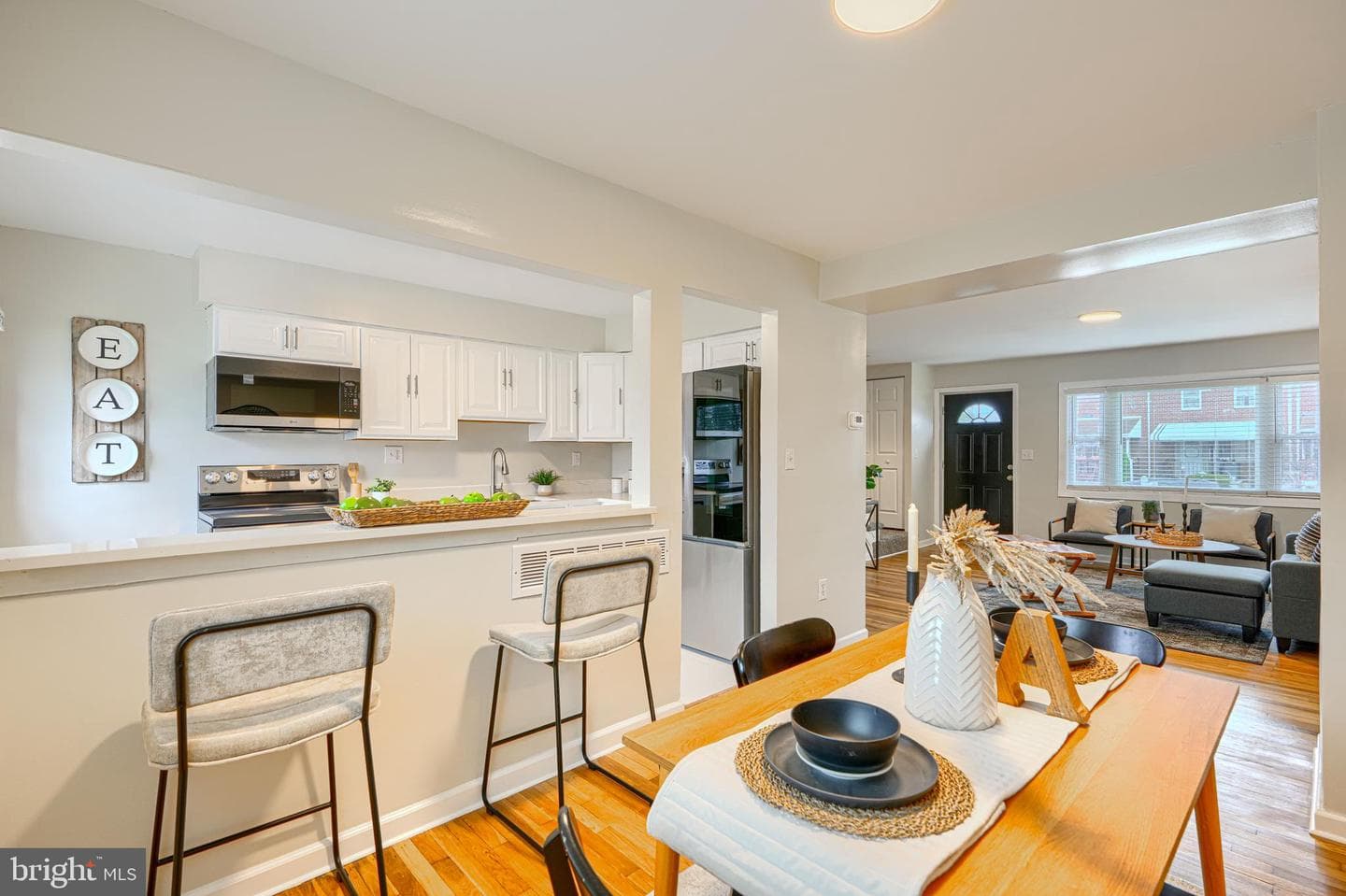 774 Seawall photo 10
