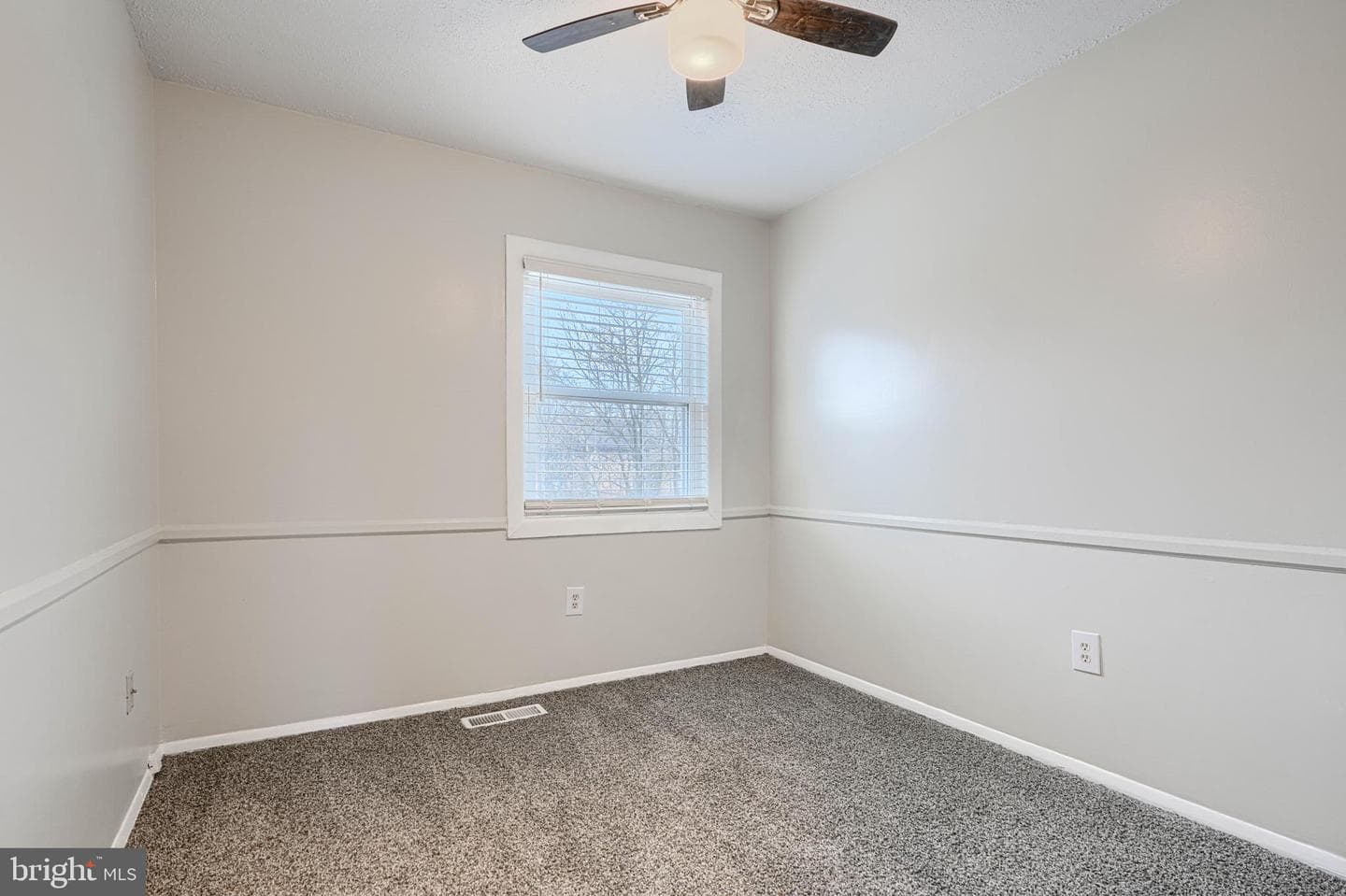 774 Seawall photo 22