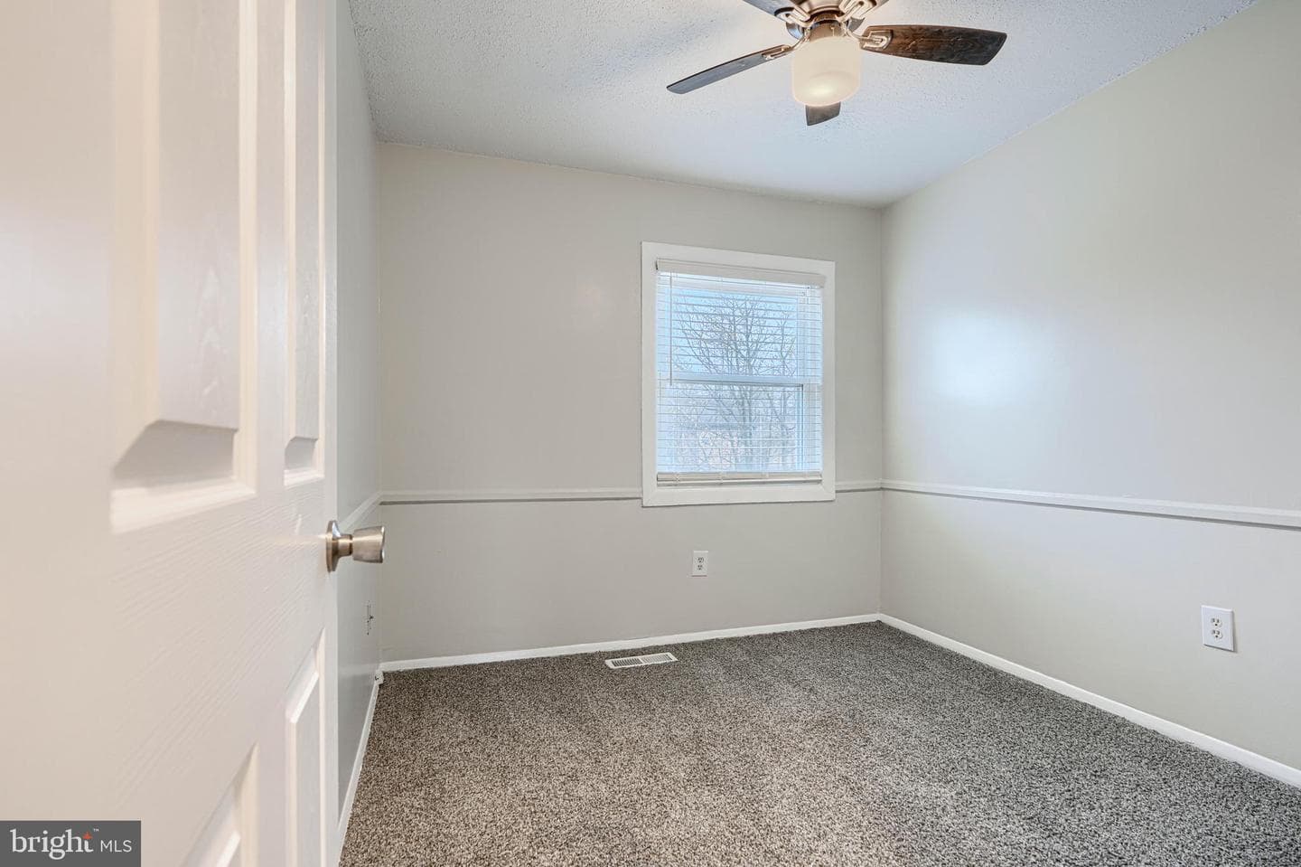 774 Seawall photo 23