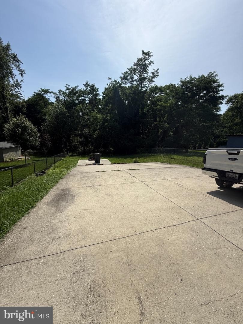 123 Winters Ln photo 26