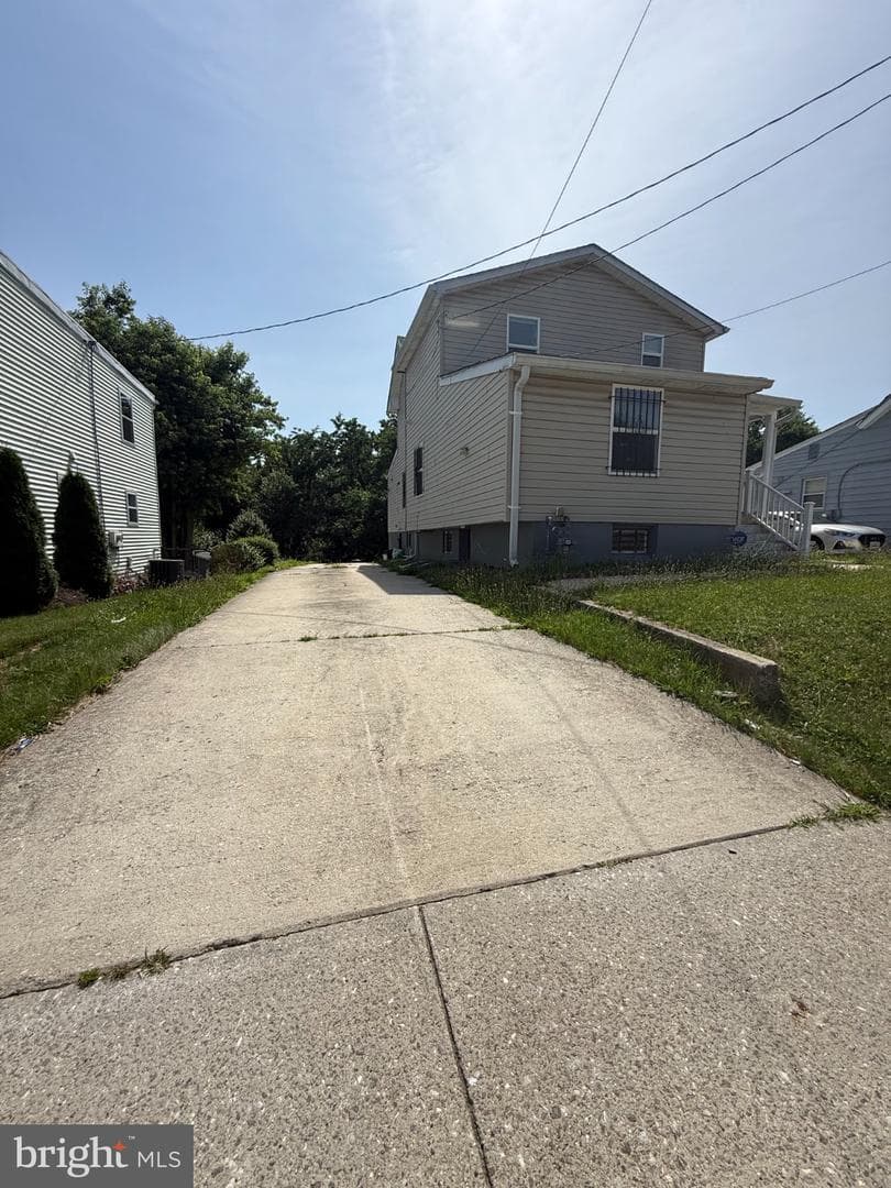 123 Winters Ln photo 27