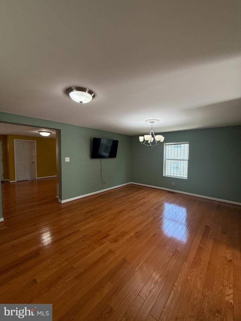 123 Winters Ln photo 4