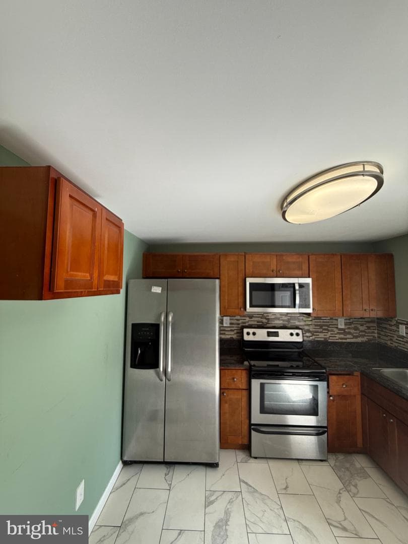123 Winters Ln photo 7