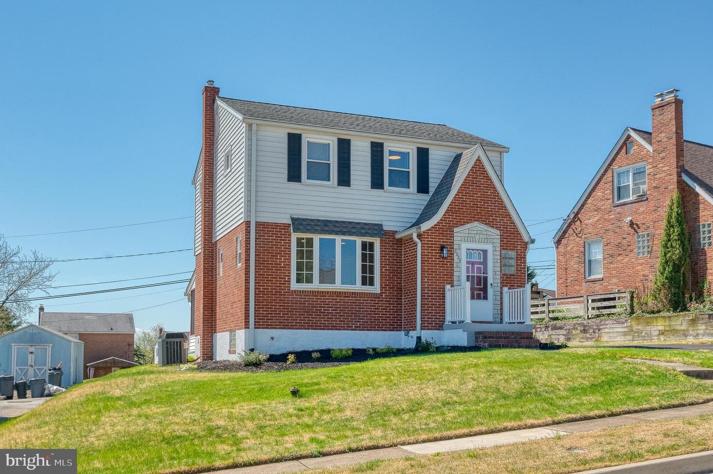 8029 Neighbors Ave photo 4