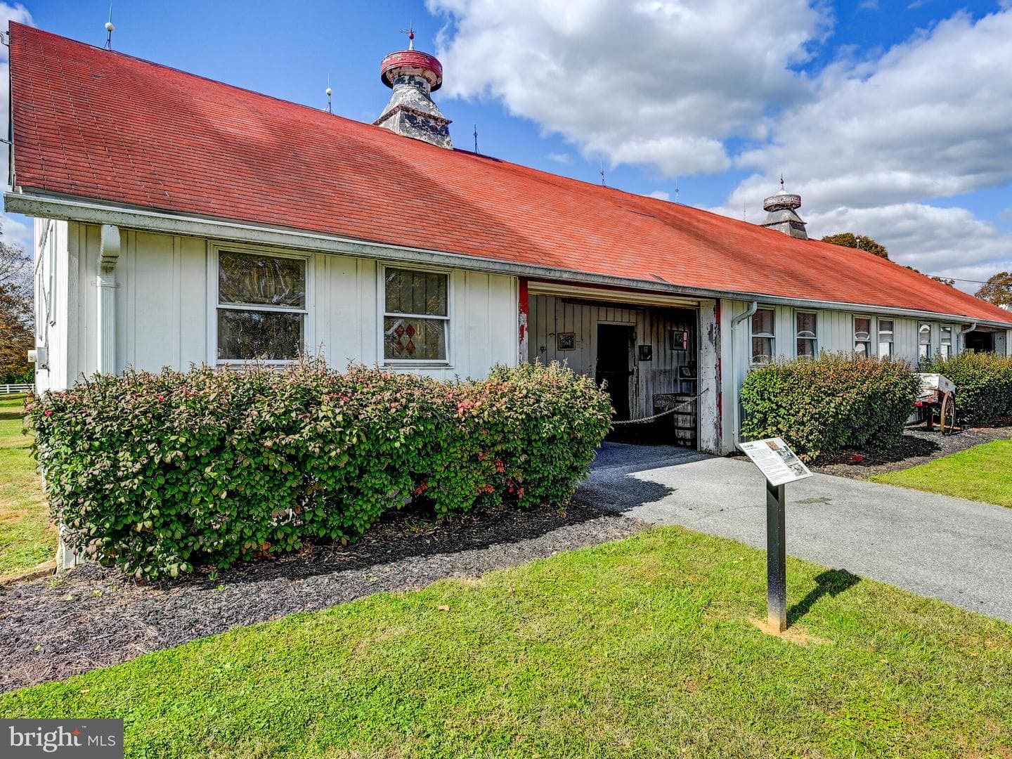 3366 Belmont Avenue photo 58