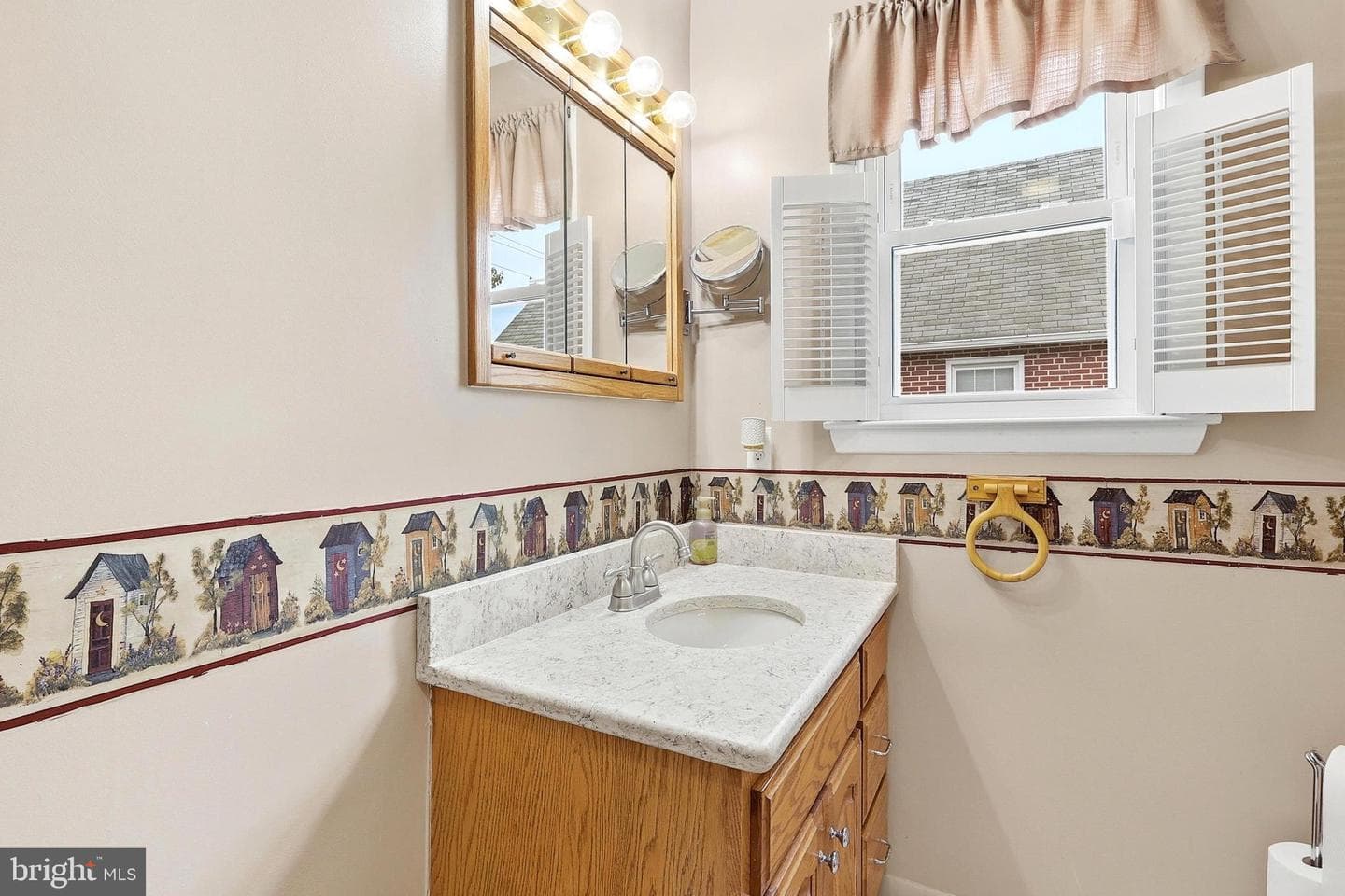2426 Plainfield Road photo 20