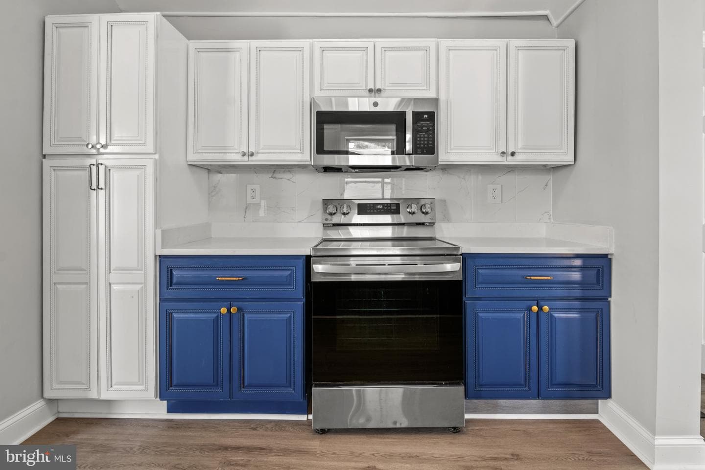 315 Riverside Drive photo 11