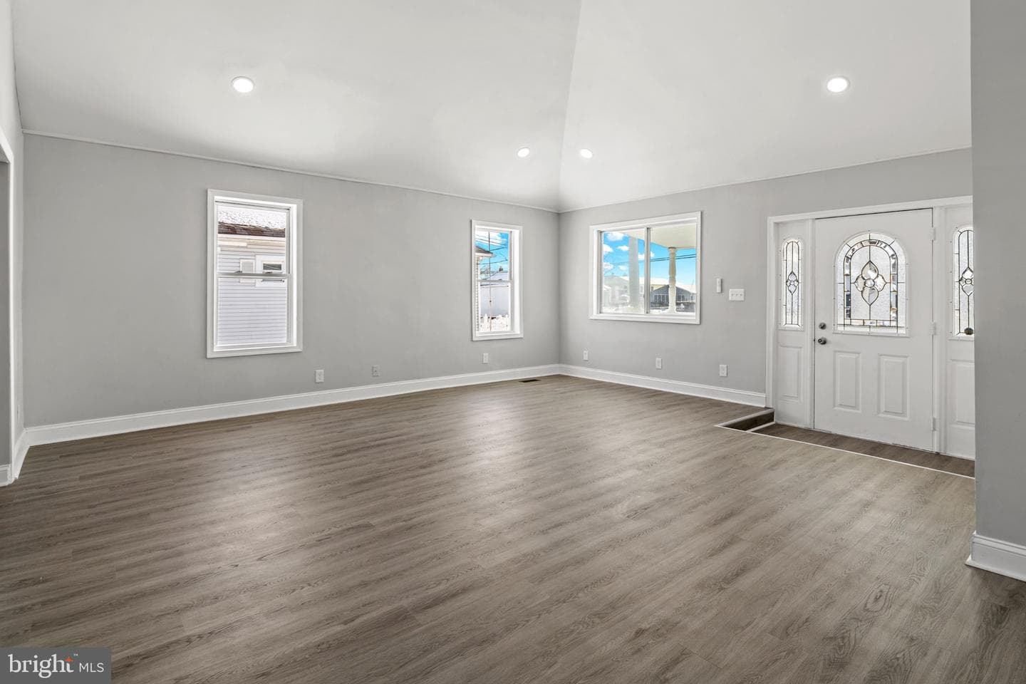 315 Riverside Drive photo 9