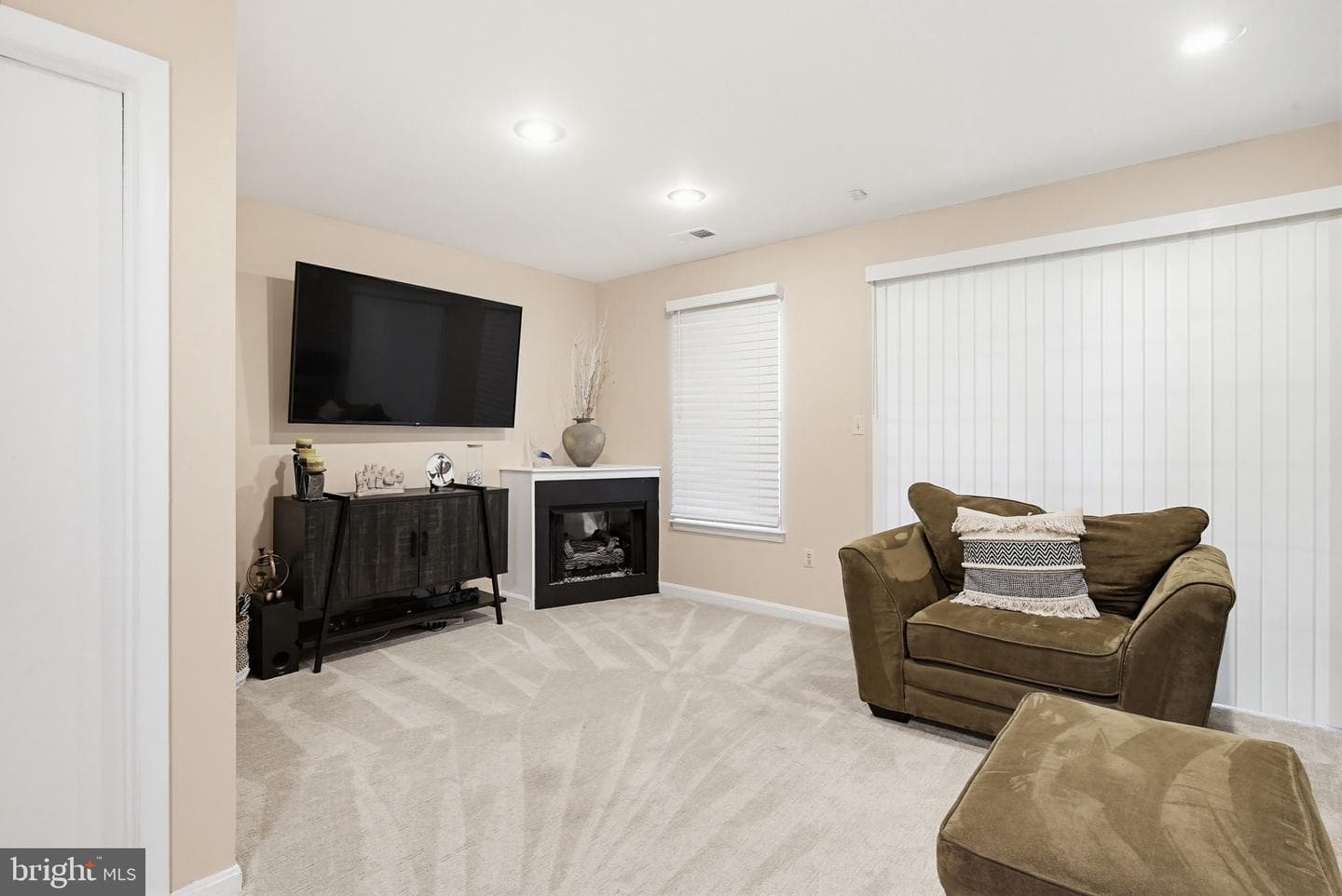 14 Shelton Court photo 29