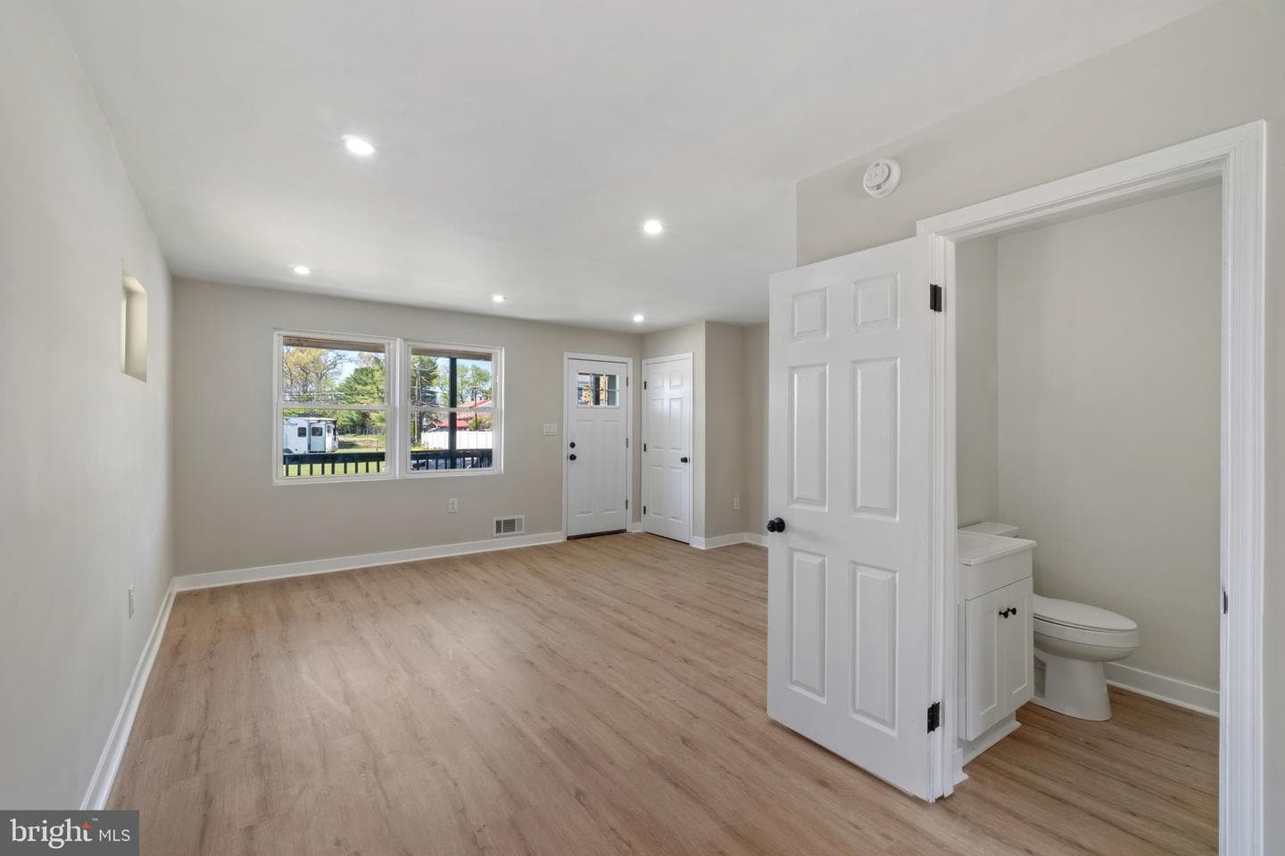 1631 Poles Road photo 6